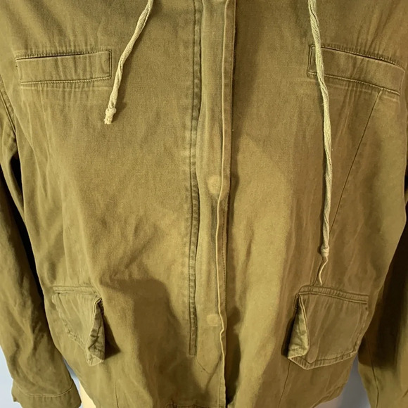 Brandy Melville army green cropped utility jacket zip up hooded snap buttons - Picture 2 of 9